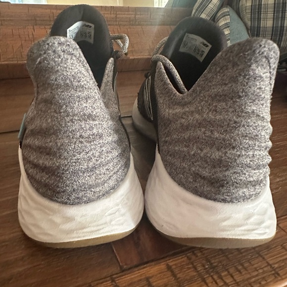 Women’s New Balance- like new - Picture 4 of 4